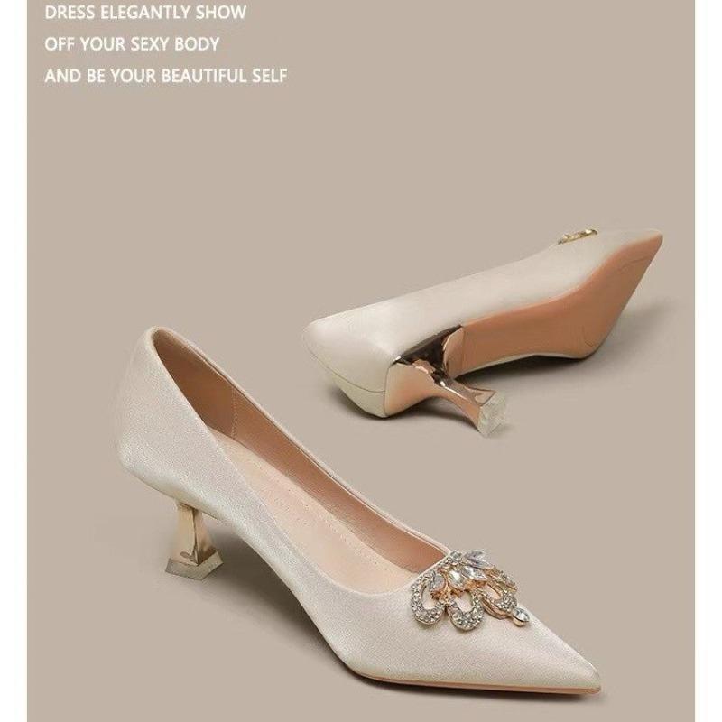 Bridal Shoes Women 2026 New French Rhinestone Pointed Toe Kitten Heel