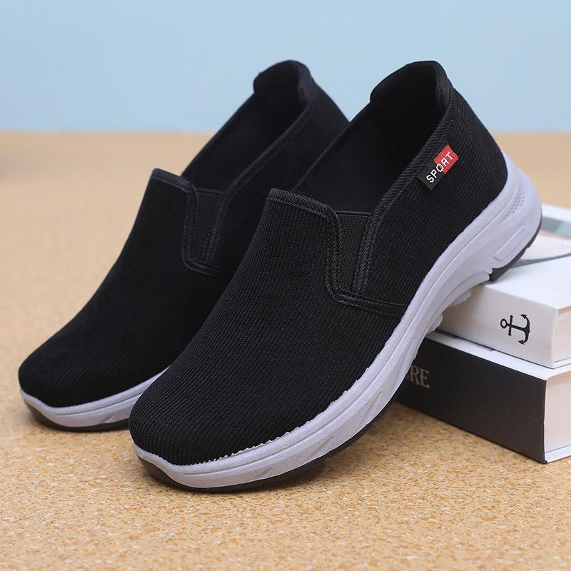 

New old Beijing spring and autumn women s cloth shoes flat-bottomed breathable mother shoes fashionable and casual one-pedal middle-aged and elderly 44