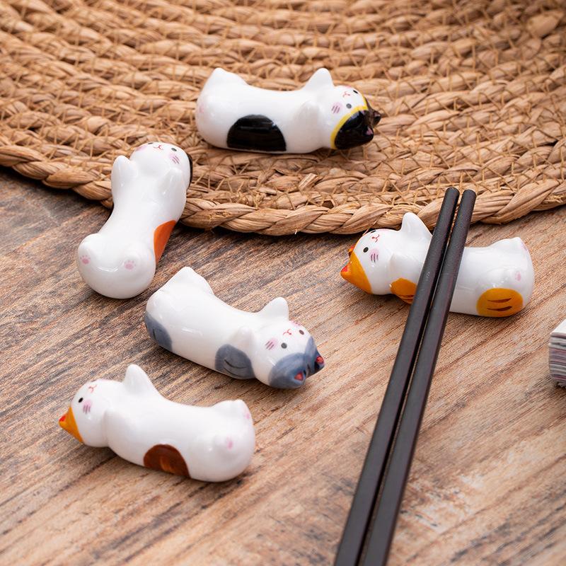 

5pcs Ceramic Dog Chopstick Rack Knife Spoon Chopstick Holder Pen Rest Pillow Kitchen Tabelware Table Decor