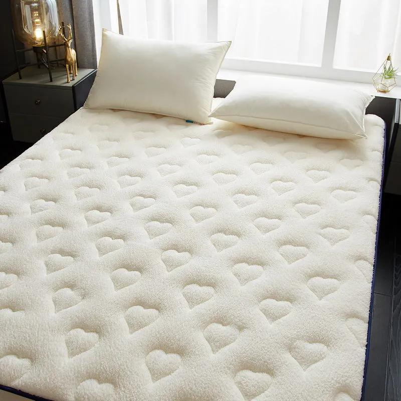WTEMPO Lamb Wool School Dormitory Bed Mattress Pad Foldable High Quality Soft Mattress Winter Thickened Plush Bedroom Bed Sheet Tatami Plush Pad