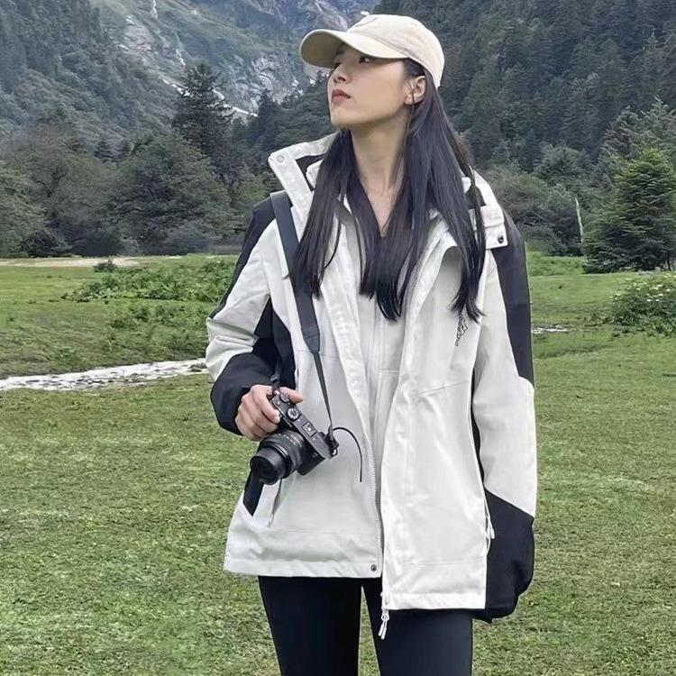 Women's Mink Fleece-Lined Three-in-One Detachable Waterproof Windproof Mountaineering Suit