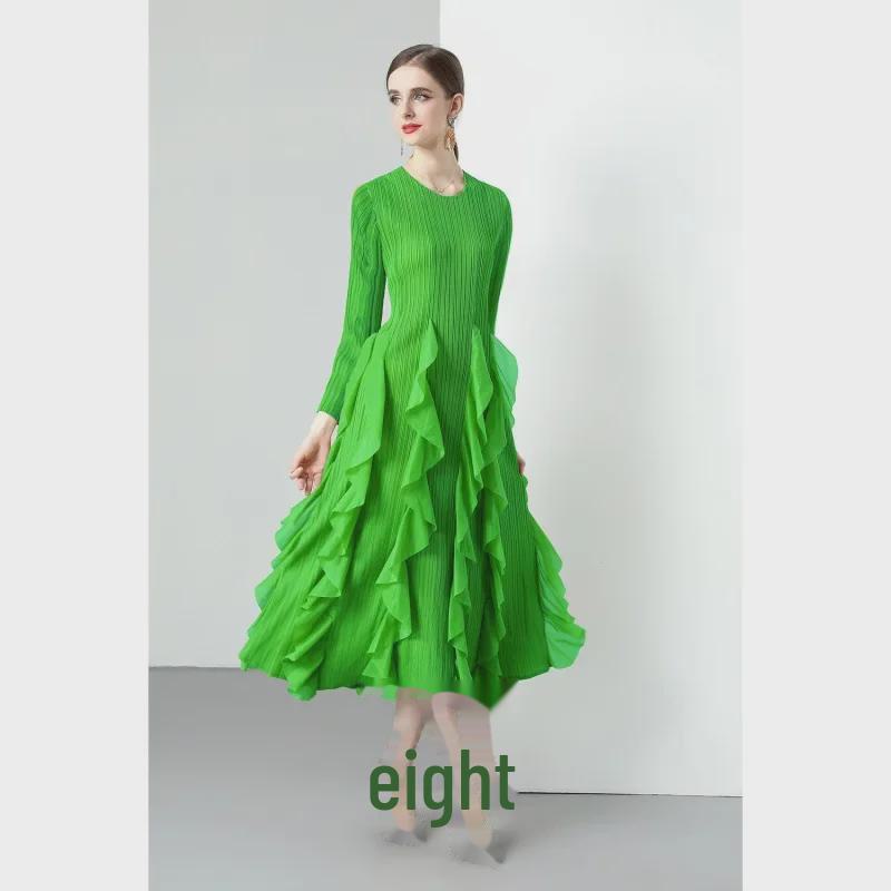 Miyake 2024 Plisowana sukienka z falbaną: Okrągły dekolt, Długie i krótkie rękawy, Wysoki stan, Wąski krój, Elegancki design