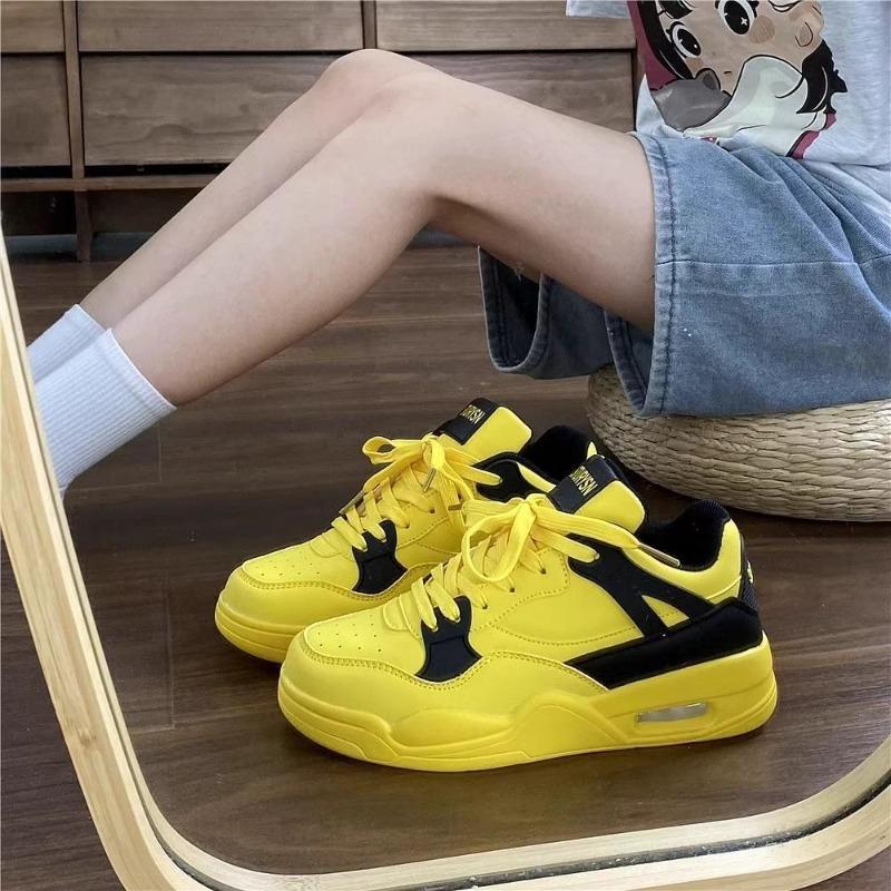 Thick-soled Lightweight Air Cushion Running Shoes Women's Tide Autumn New Versatile Sports and Leisure Board Shoes