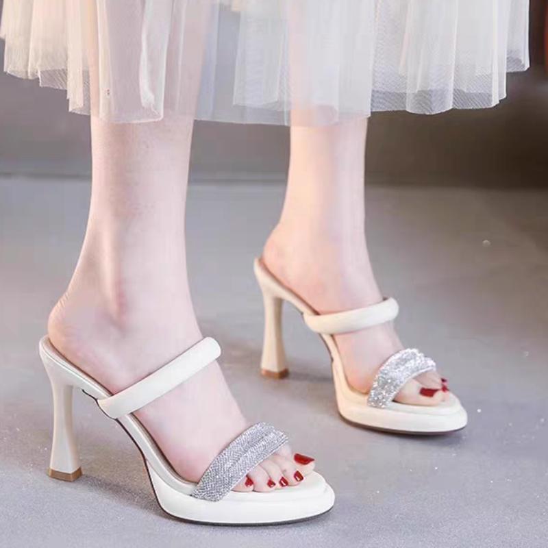 

Сандалии 2024 года, новые летние водонепроницаемые туфли на платформе с ультравысоким каблуком, тонкие каблуки, модные тапочки с открытым носком для верхней одежды 34 белый