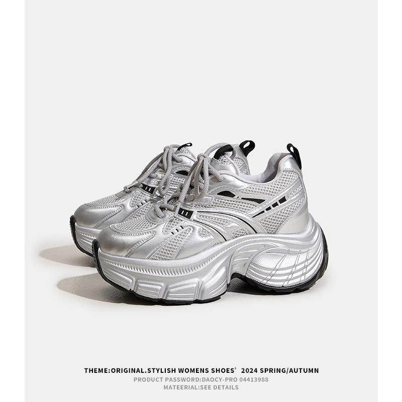 Thick-soled dad shoes for women 2025 spring and autumn new fried street heightening and showing feet Small casual sports shoes are light and not tiri