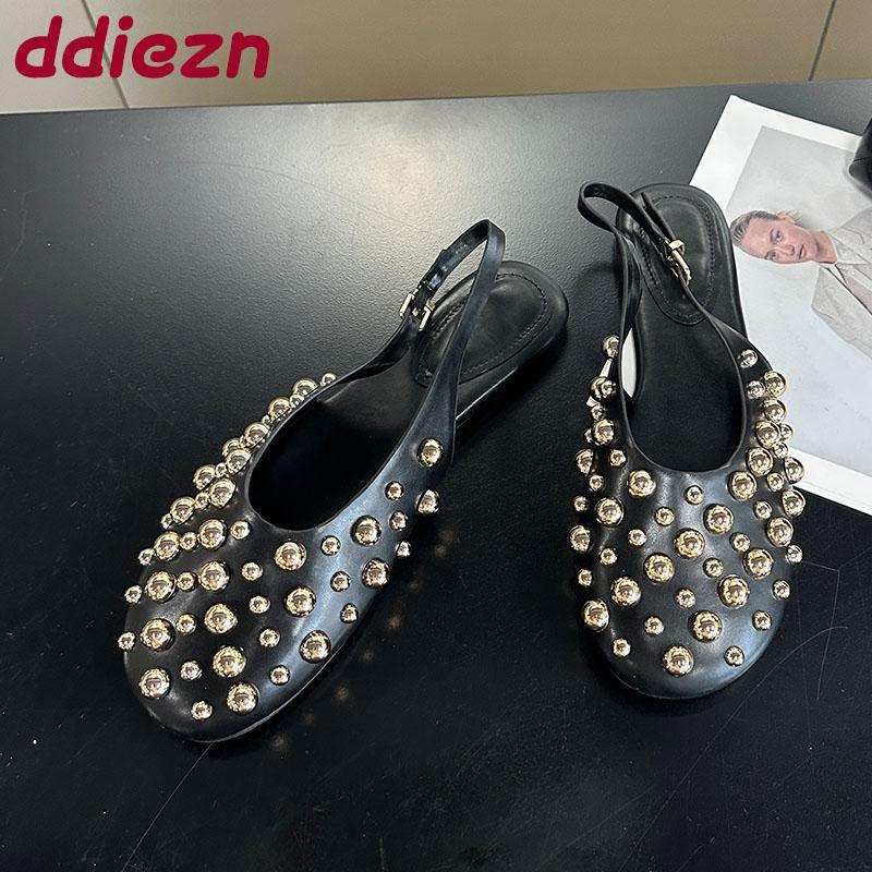 Fashion Fashion Metal Rivet Women Flats Sandals Shoes Female Buckle Strap Footwear Round Toe Ladies Flats Sandals Shoes Big Size 43