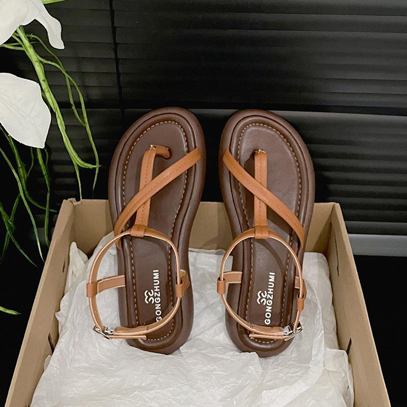 

Черные высококлассные нескользящие сандалии на плоской подошве женские летние 2025 новые римские туфли на мягкой подошве французские крутые шлепанцы 40 коричневый