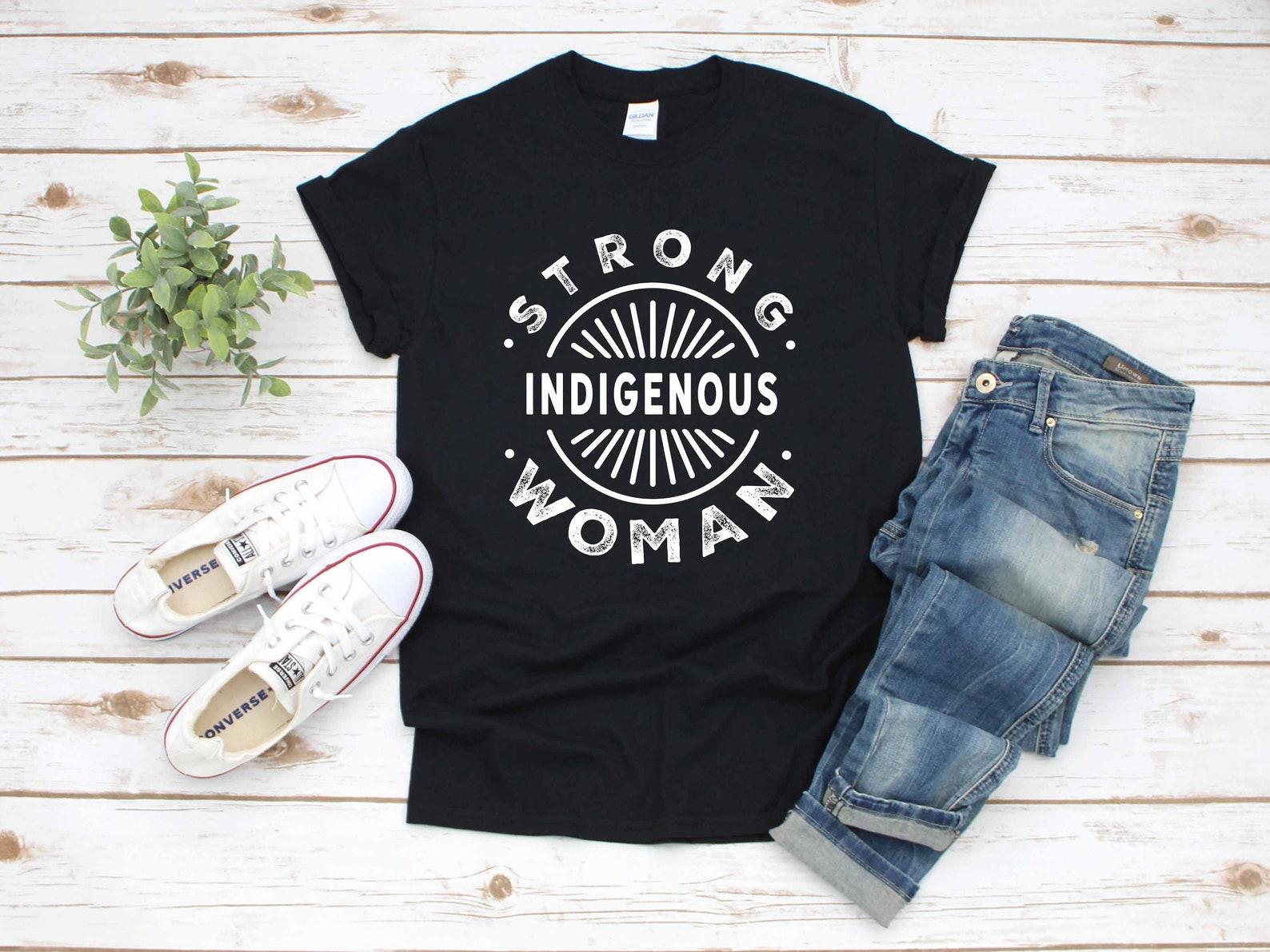 Native American Indigenous Woman / T-Shirt / Tank Top / T-shirt / T-shirt /T-shirt / Apparel Gift XL