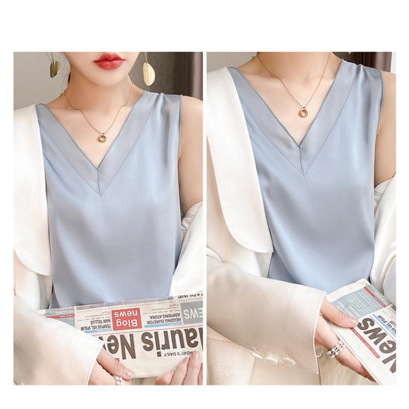 Camisole en soie glacée à col en V et épaules larges pour femme