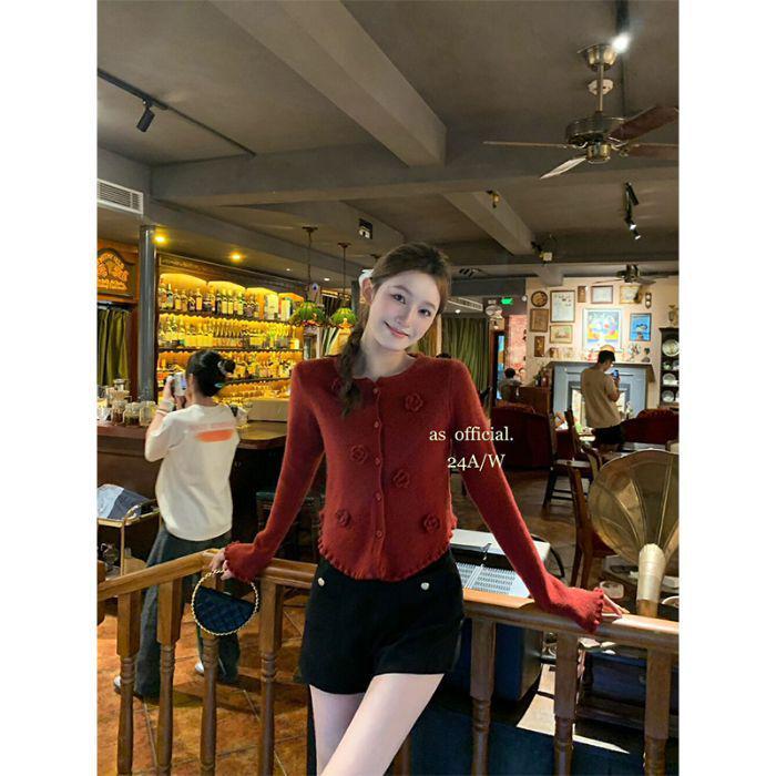 

Красный свитер Ancola с 3D цветочным вязаным узором и оборками - Женский осенне-зимний топ прилегающего силуэта One Size вино красного