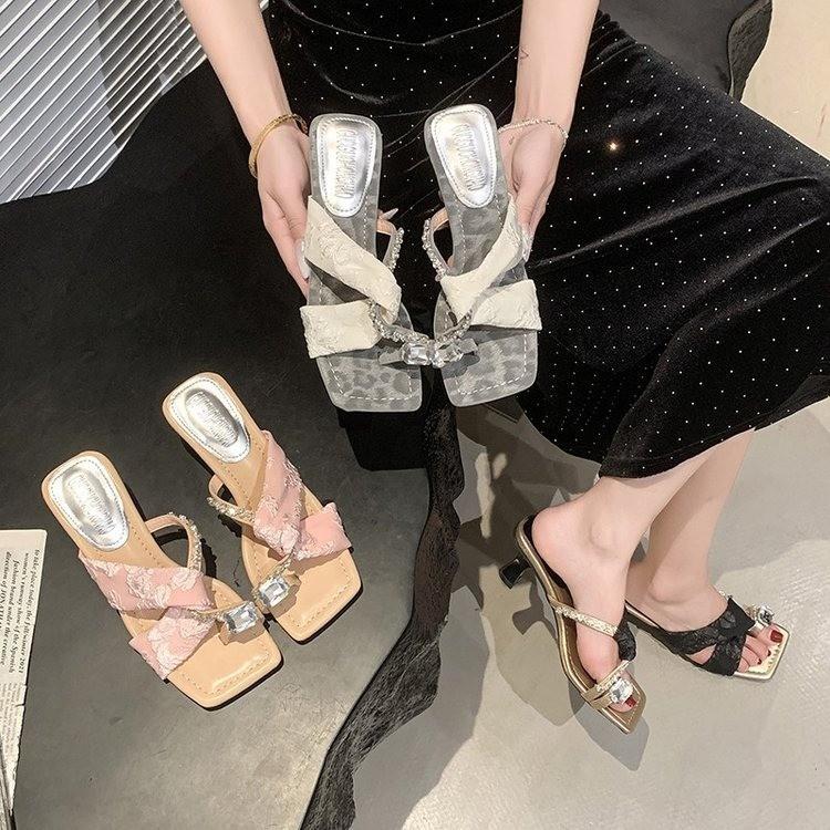 New pattern cross word with cool slippers women's summer wear flat bottom soft bottom beach home slippers women