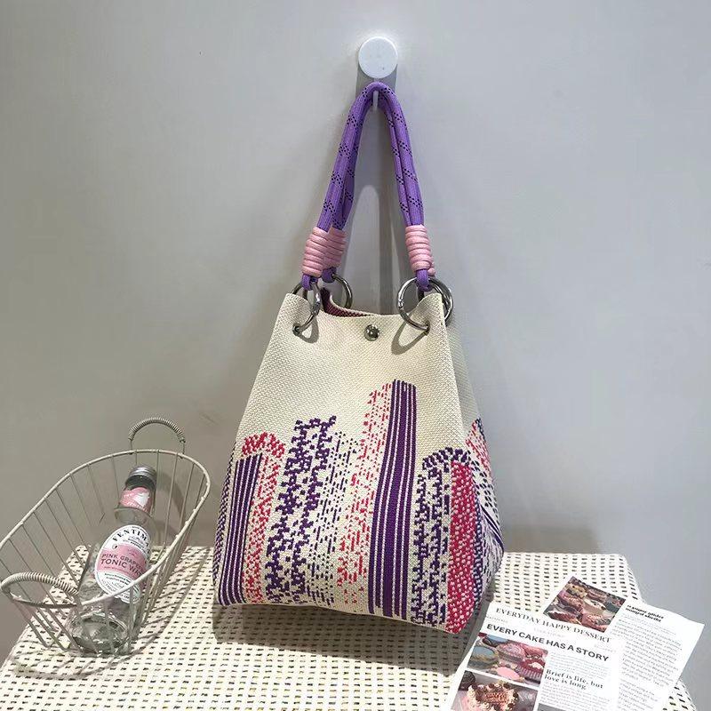 

Новая нишевая дизайнерская вязаная сумка-ведро для воды, женская модная и универсальная сумка для путешествий и покупок one size