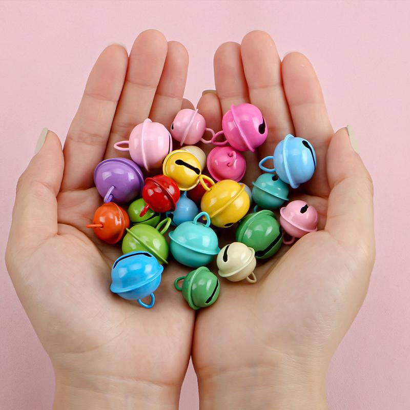 Clochettes Colorées 14/18/22mm Petit Pendentif Accessoires Porte-clés DIY Clochettes Rondes pour Animaux (50 pièces)