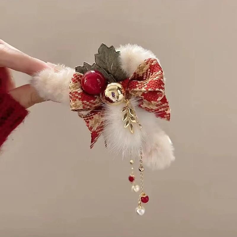 1pc Autumn and winter Christmas plush pearl duckbill clip shark clip elegant temperament hair clip, grab clip hair accessory