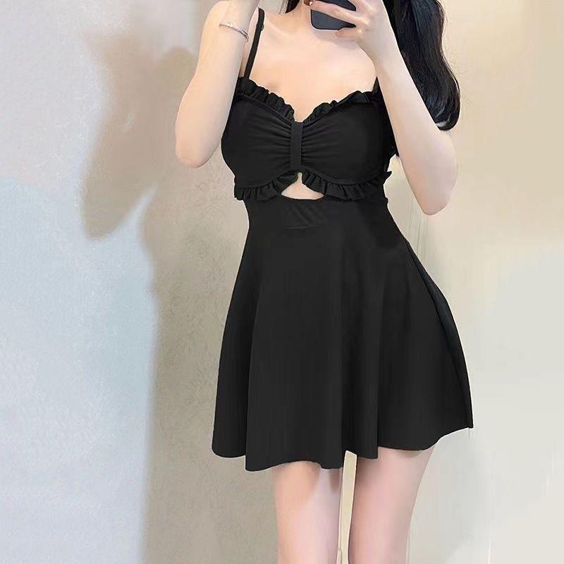 2024 Stylish Two-Piece Swimwear Set: Slimming, Belly-Covering, and Sun-Protective Skirt Design