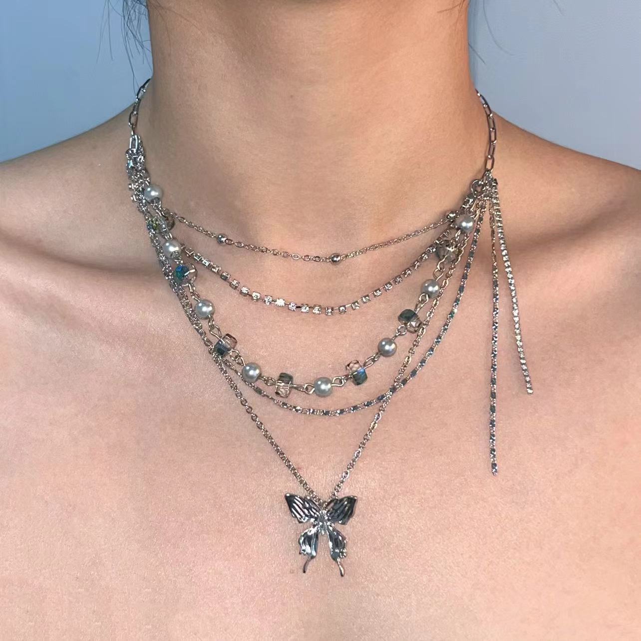 Y2K Spice Girl Cold Niche Stacked Clavicle Chain Women Multi-layer Silver Butterfly Fringe Broken Diamond Pearl Daily Street Neck Accessory Gift