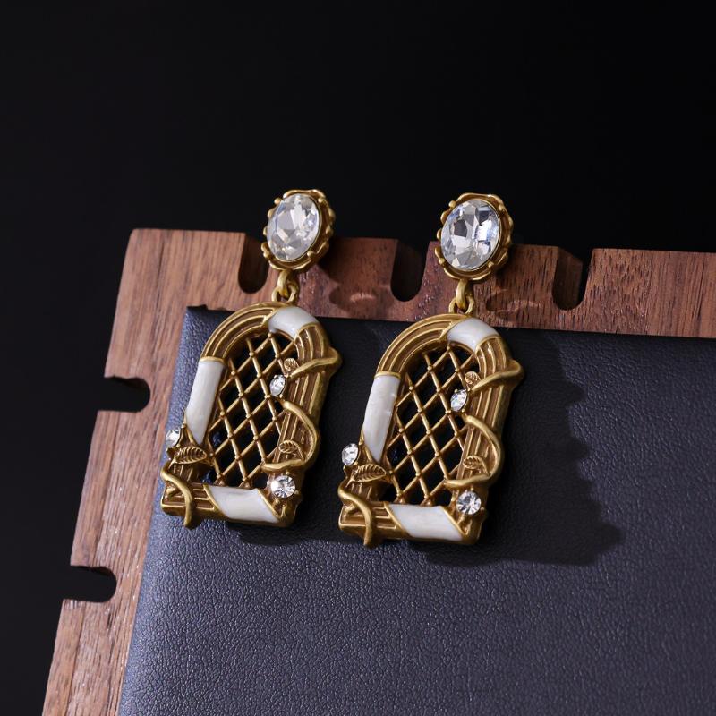 Retro Elegant Bow-Shaped Earrings Palace Style Freshwater Pearl Enamel Painted Ear Ornament For Women Party Jewelry Gift