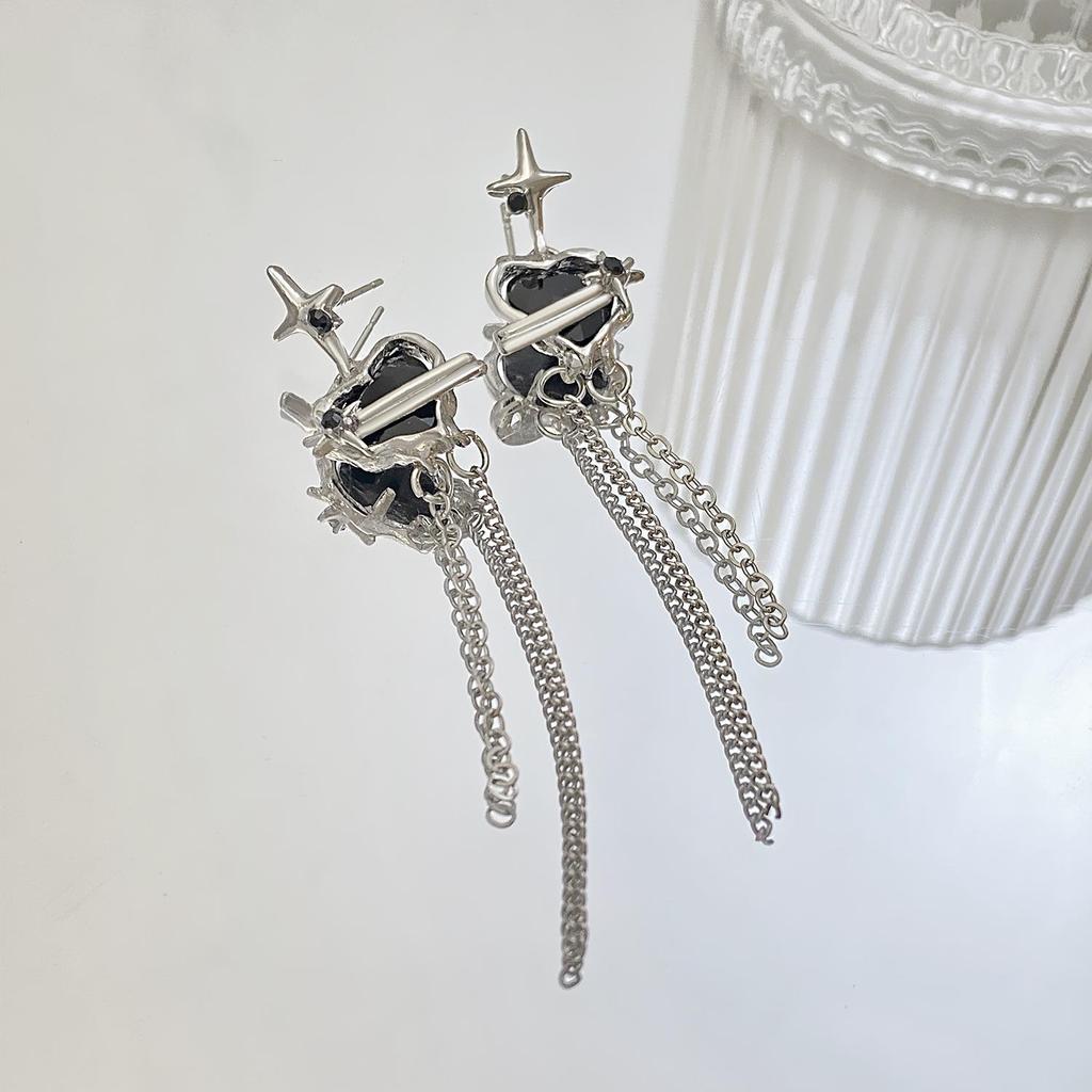 Elegant Lava Black Heart Tassel Earrings: Stylish Niche Mango Star Design for Women, Light Luxury Accessories