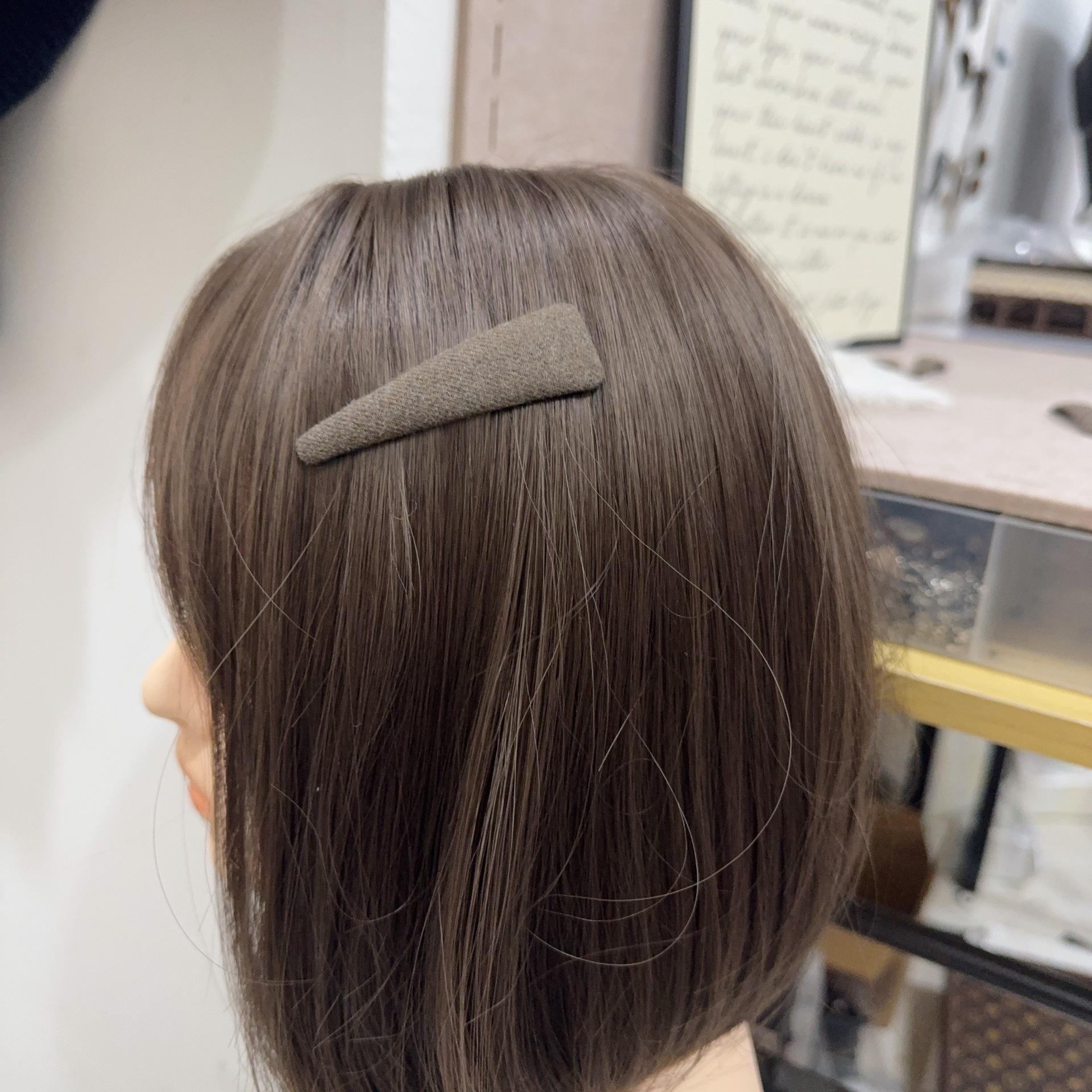 Korean High-Quality Plaid Geometric Triangle Hair Clip - Fashionable Simple BB Bangs Clip.