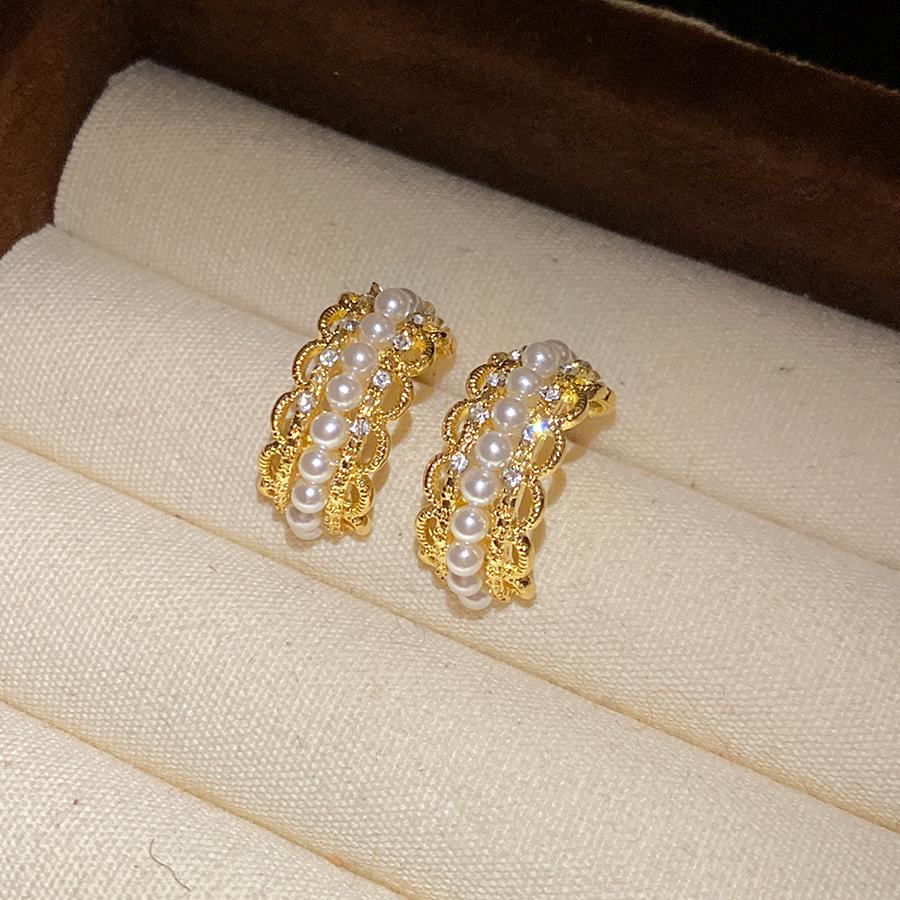 

Silver needle with diamonds, pearl lace C-shaped stud earrings, simple and fashionable earrings, light luxury, high-end earrings, design sense, niche