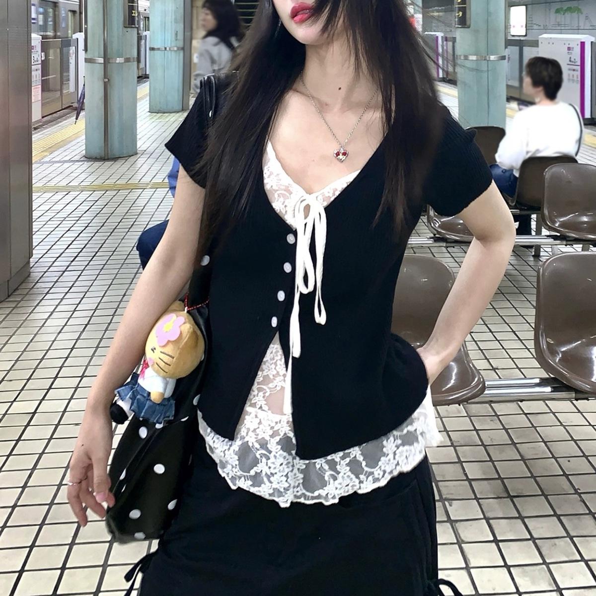 

Sweet & Spicy Black Lace Patchwork T-shirt: Women s Summer Pure Desire Slim Fit Faux Two-Piece Short Sleeve Top Extra Large чёрный