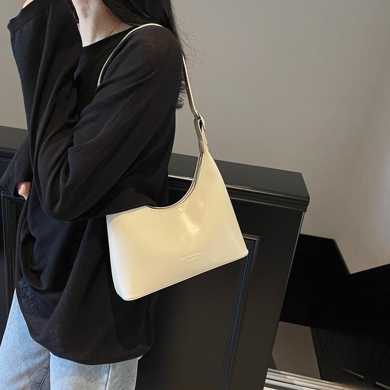 High sense women's armpit bag 2025 new fashion versatile niche design Internet celebrity popular shoulder handbag