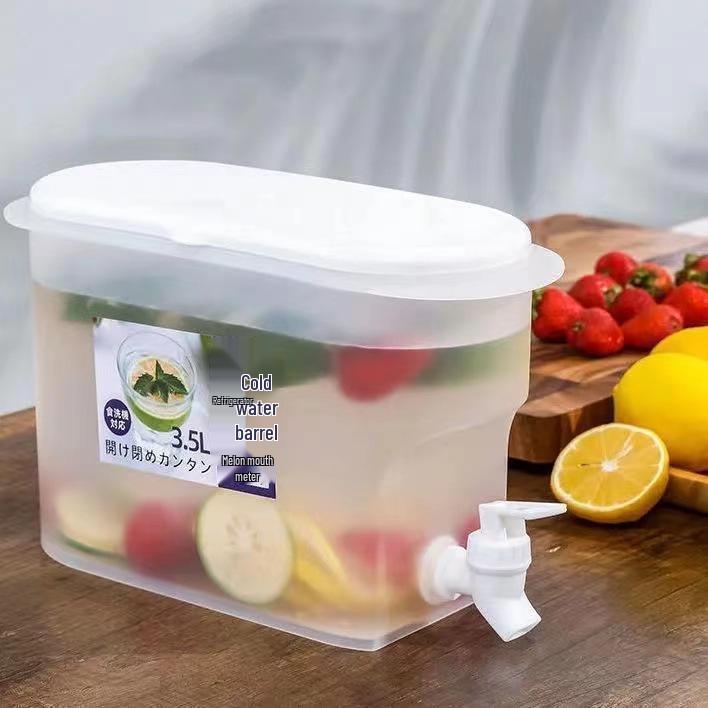 Large Capacity Plastic Cold Water Kettle with Tea Infuser - High Temperature Resistant