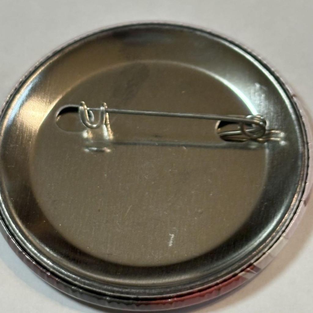 [USED] Illya Valentine Can Badge