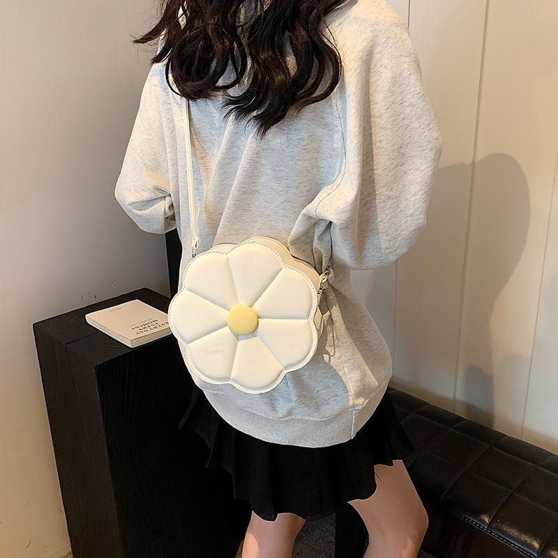 Stylish Floral Shoulder Bag For Women Cute Round Crossbody Bag With Zipper Closure
