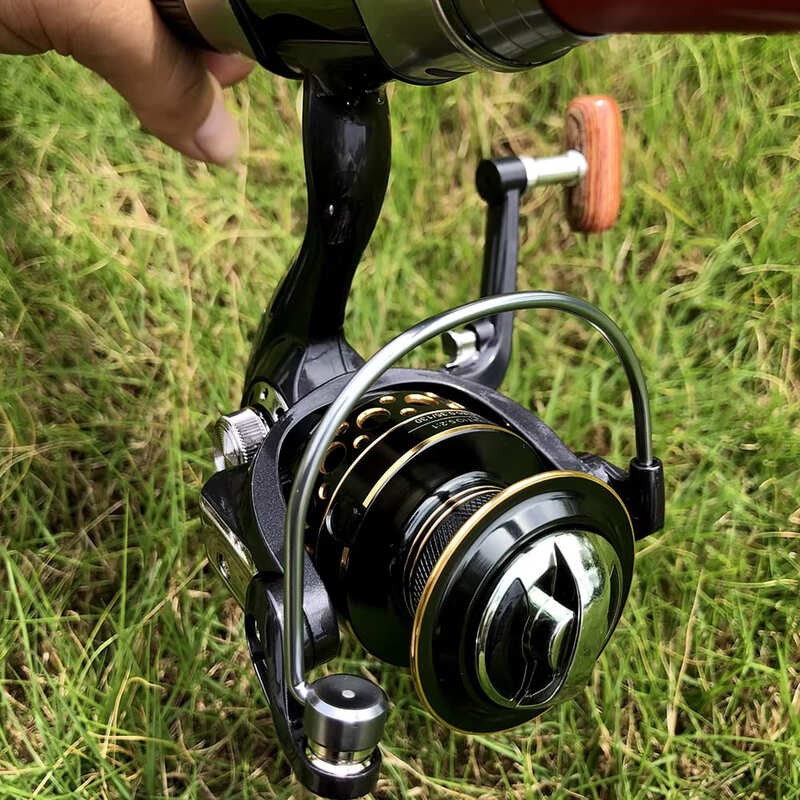 New Rigidity Lightweight Spinning Reel 5.2:1 / 4.7:1 Smooth 2000 3000 4000 5000 6000 7000 More Durable Saltwater Freshwater Fishing Reel