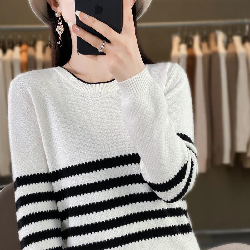Autumn and winter new striped crew neck women's long-sleeved pullover sweater knitted sweater loose and thin top inside and outside