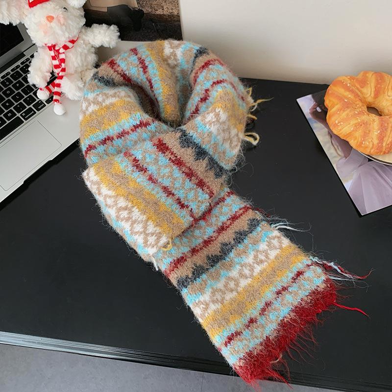 Fair Island mixed-color scarf women's autumn and winter warm retro high-end knitted scarf Korean atmosphere