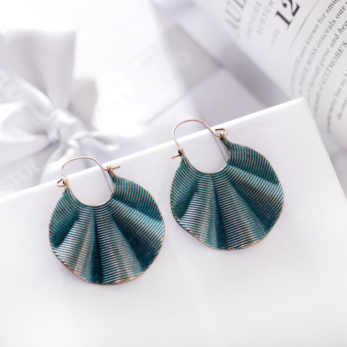 

TopHanqi Bohemian Ethnic Bronze Green Leaf Tassel Drop Hanging Earrings Women Statement Gypsy Zircon Earring Femmes Pendientes