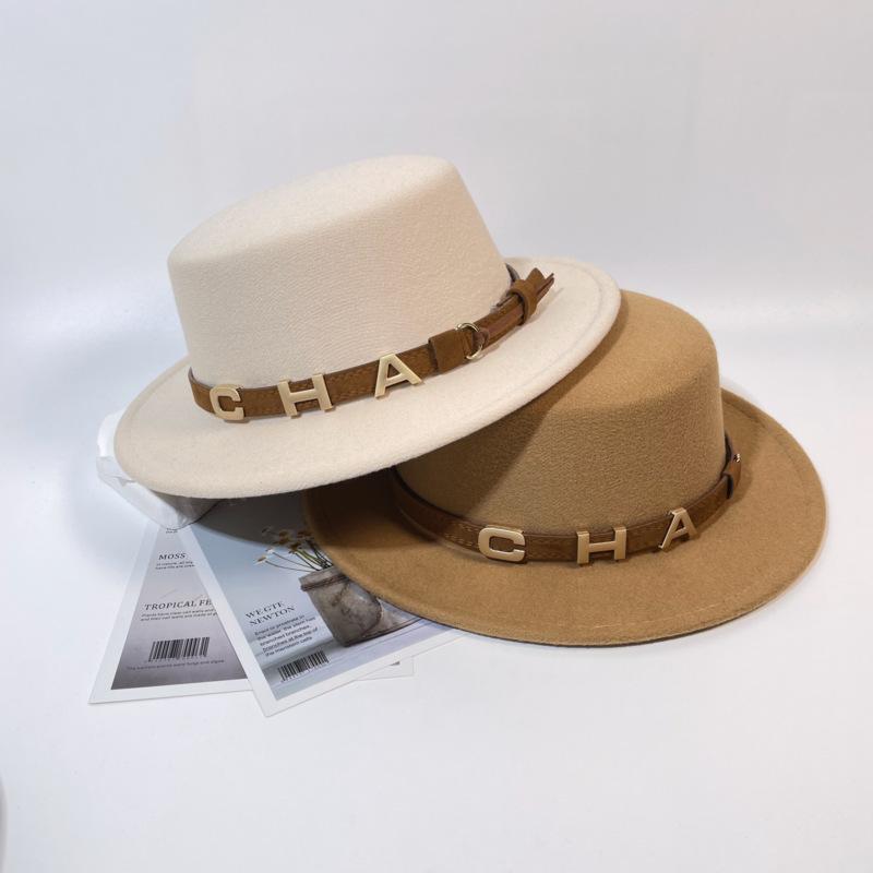 Autumn and Winter New Flat Top Hat Women's British Retro Versatile Face Small Temperament Top Hat Men's Fashion Casual Hat Batch