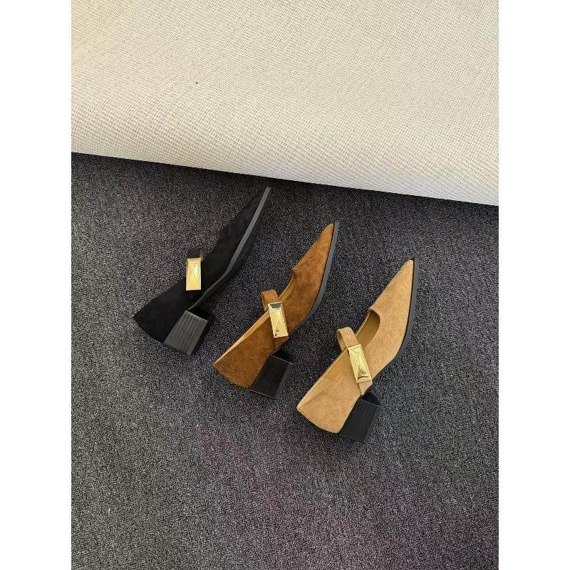 First encounter French-style ancient pointed head shallow mouth Mary Jane shoes 2026 new one-word with temperament medium heel single shoes