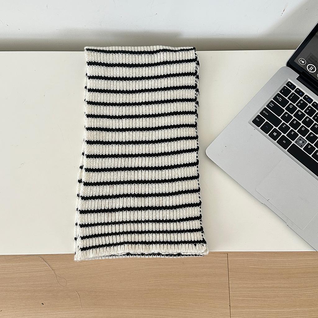 A Simple Color-Blocked Striped Knitted Wool Scarf For Autumn And Winter Soft And Versatile Pure Wool Neck Warmer For Women