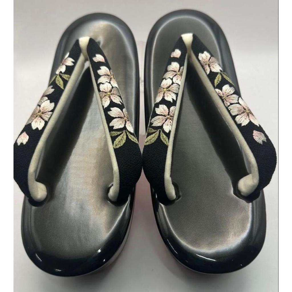 Used Prototype Limited Edition Embroidered Hanao Red Crepe Zori