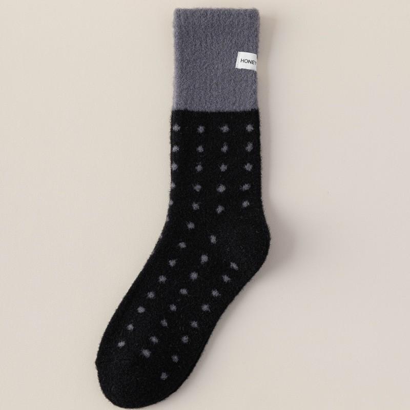 Plush Socks Medium Tube Socks Retro Polka Dot Cloth Label Stacking Stockings Plush Thickened Thermal Socks