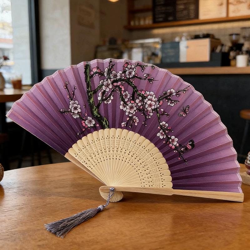 Retro-Tanzfächer im japanischen Stil für den Sommer - Klassischer antiker Stil