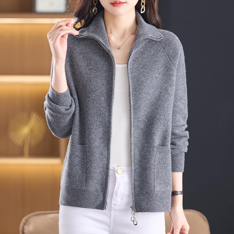 Women's Pure Wool Zipper Cardigan - Autumn/Winter Loose Lapel Knitwear for Middle-Aged Mothers