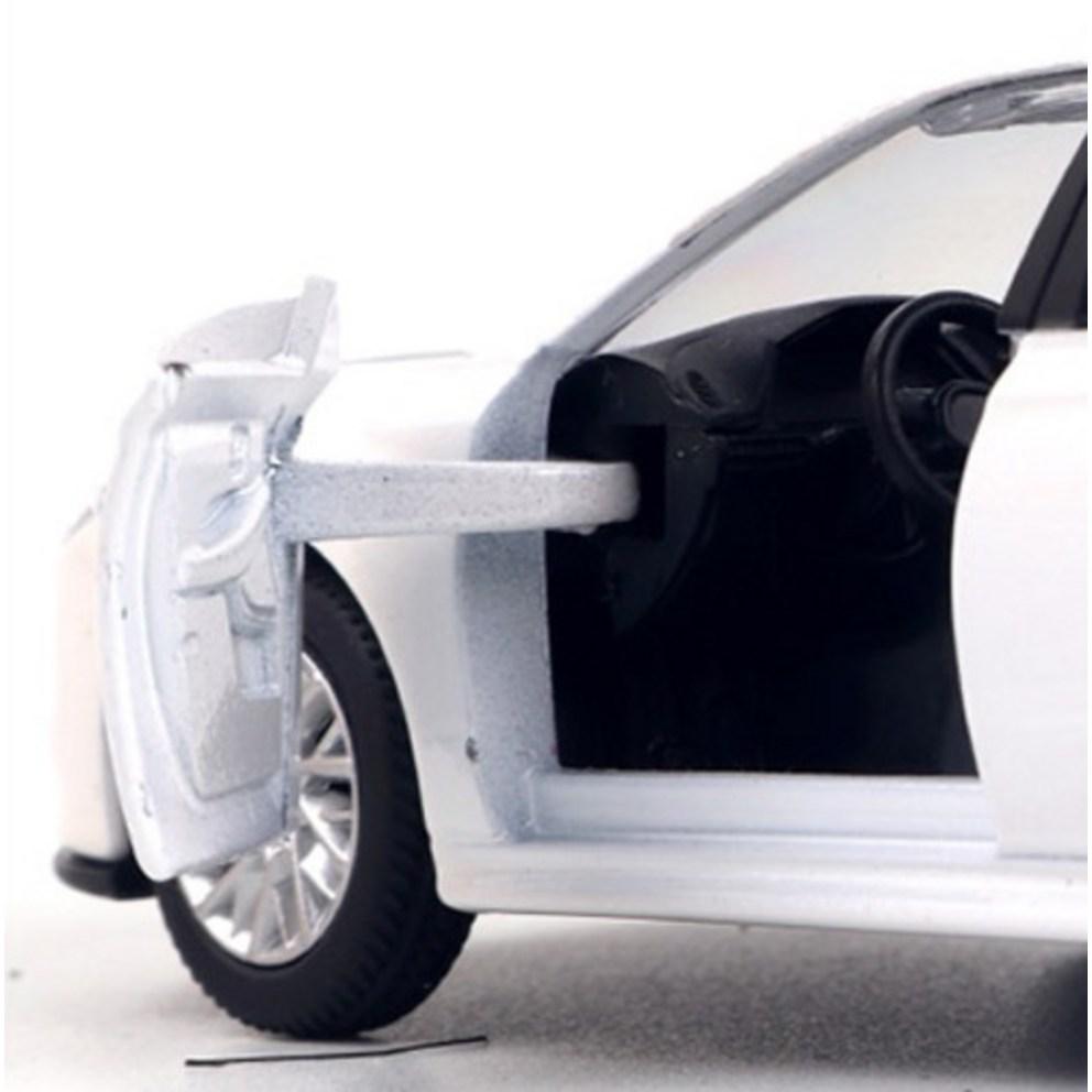 Welly Hyundai Sonata DN8 Diecast Model Car - White