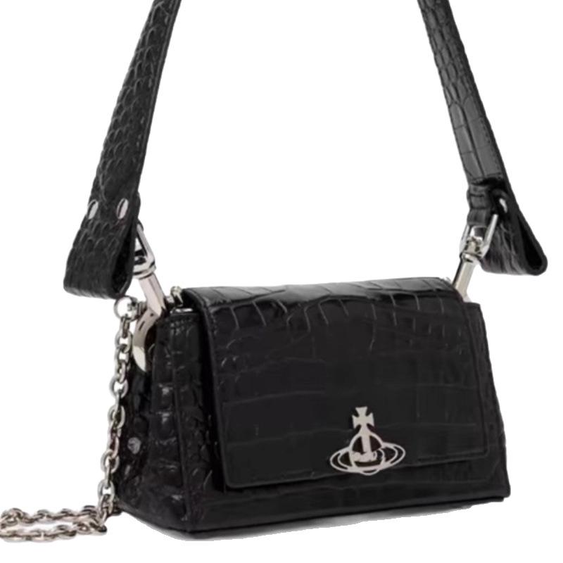 Bolsa Cruzada de Cuero Patentado Estilo 'Hot Girl' Saturno Cocodrilo Baguette Primavera 2025