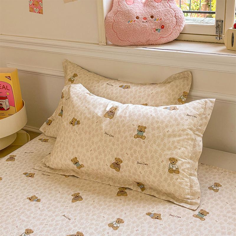 100% Cotton Floral Pillowcases Set of 2 Garden Floral Printed Pillow Cover with Envelope Closure Wrinkle Fade Resistant Hotel Quality Pillow Protector