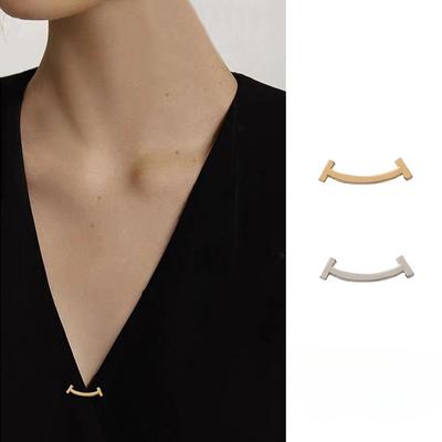 Cute and Simple Smiling Face Brooch High-end and Elegant Woman Fixed Shirt Collar Anti-glare Clasp Small Pin