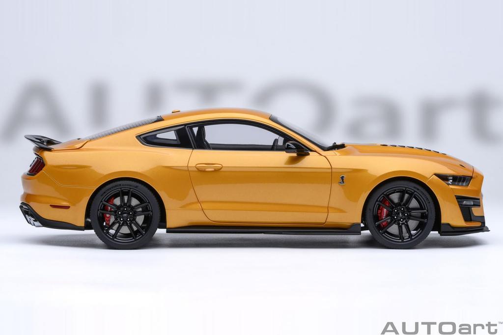 AUTOart Scale Ford Mustang Shelby GT500 Finished Product 73099 1/18 (Orange/Black Stripes)