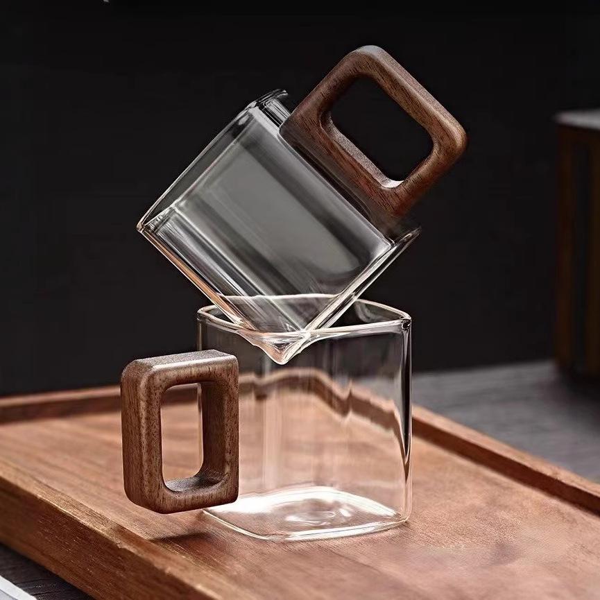 

Маленькая чашка для свежемолотого кофе, стеклянная кофейная чашка с ручкой из грецкого ореха, семейная чашка для завтрака, чашка и кружка для молочного чая, напиток прозрачный