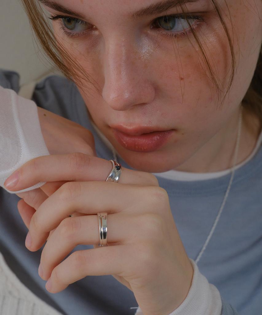 Reve Melting Stone Ring