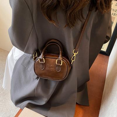 Retro Mini Small Bag 2025 New Women's Bag Simple Fashion Messenger Bag Popular Versatile Portable Small Square Bag Tide