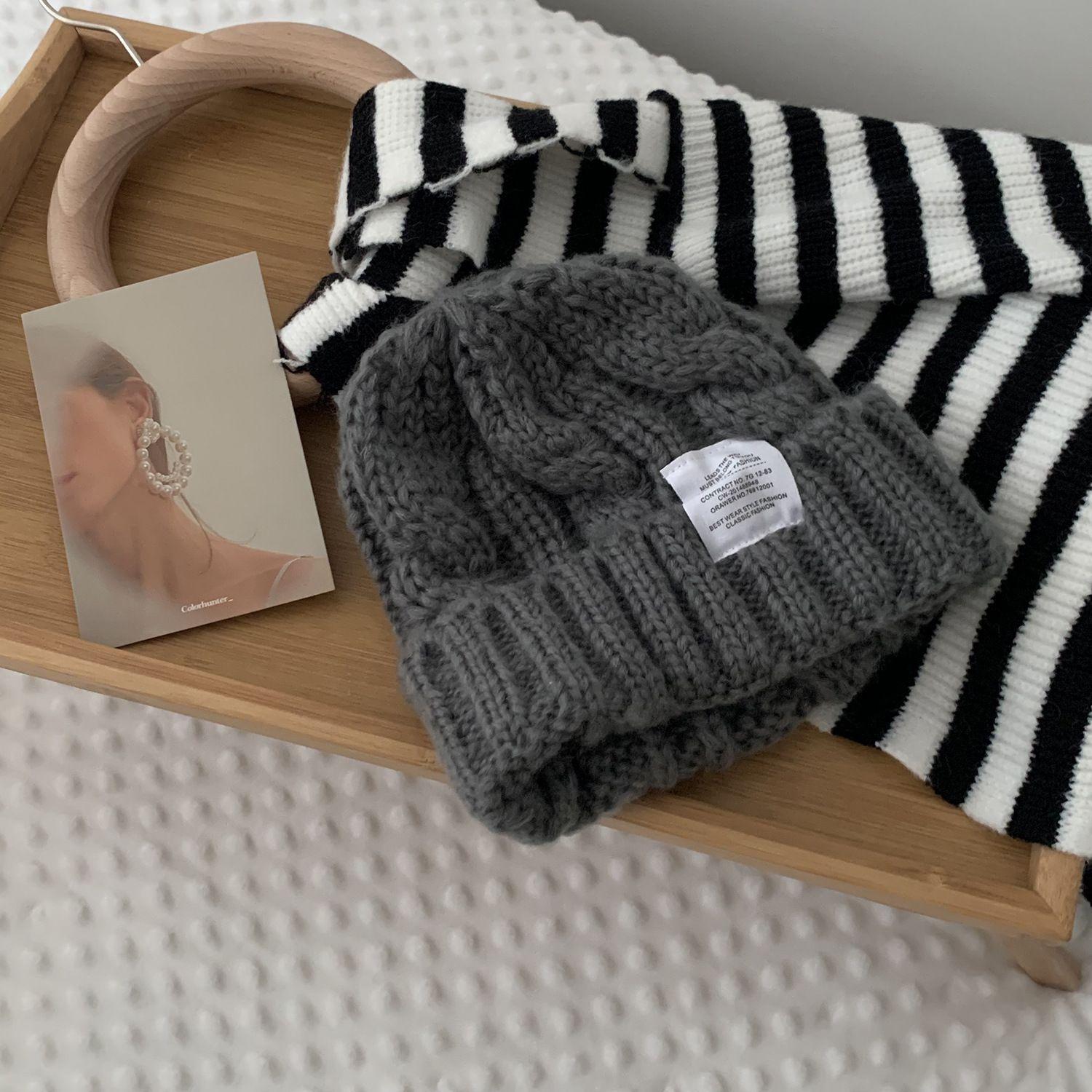 

Warm Cute Stripe Autumn Winter Skullies Knitted Hat Korean Style Caps Woolen Hat Women Beanies темно-серого