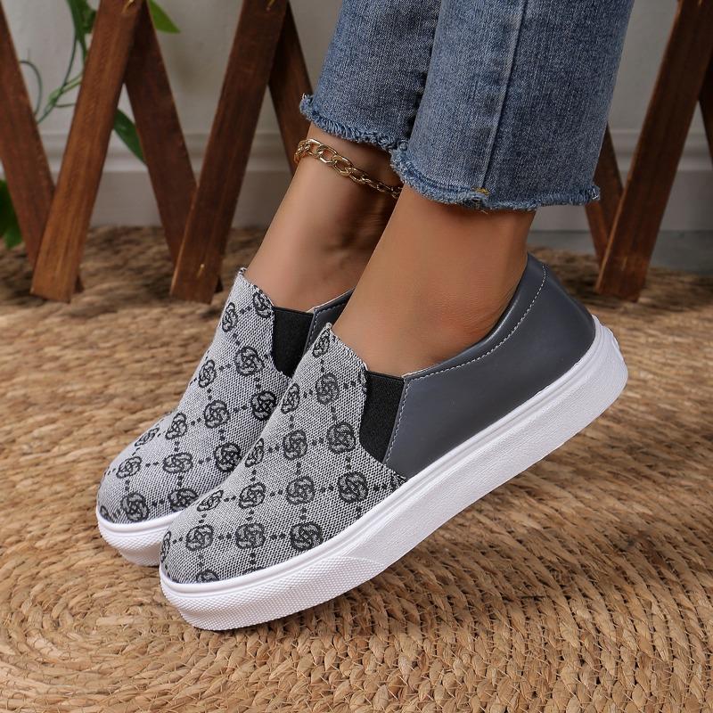 Large-sized Board Shoes Cartoon Low-top Women Wear Flat Elastic Band Single Shoes Outside